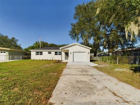 A home in LAKELAND