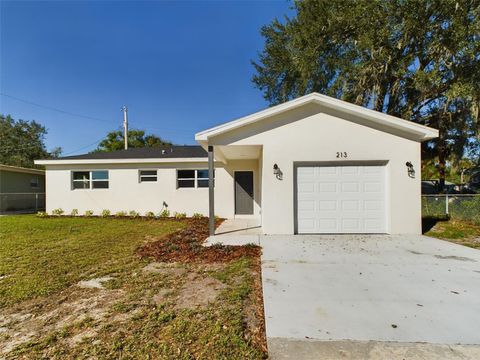 A home in LAKELAND