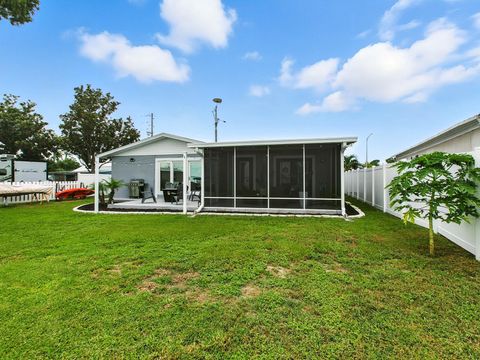 Tiny photo for 12335 Us Highway 441, Tavares, FL 32778 (MLS # G5101464)