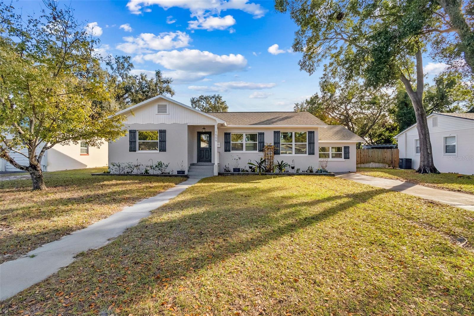 ORANGEWOOD MANOR - Residential