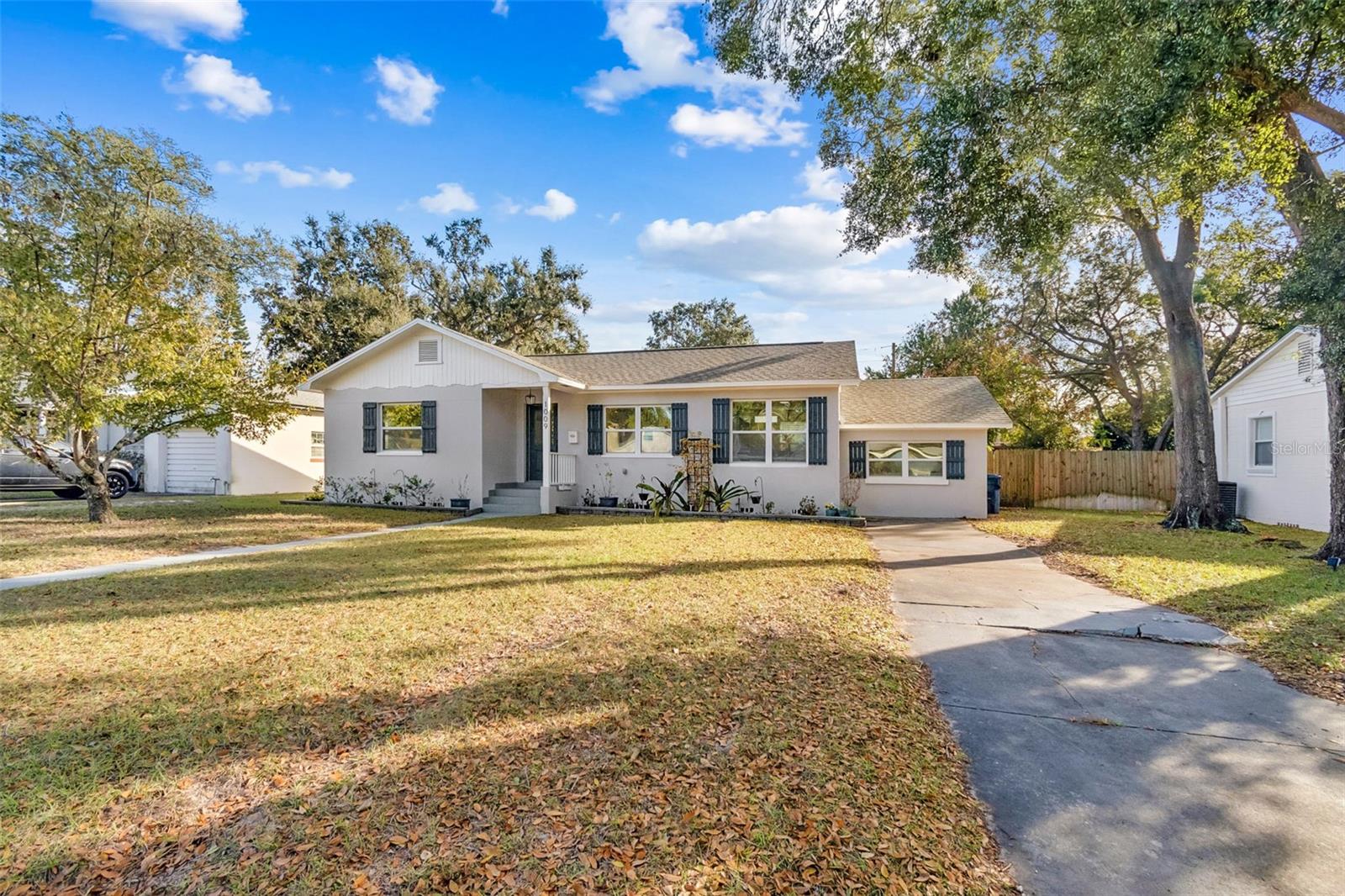 ORANGEWOOD MANOR - Residential