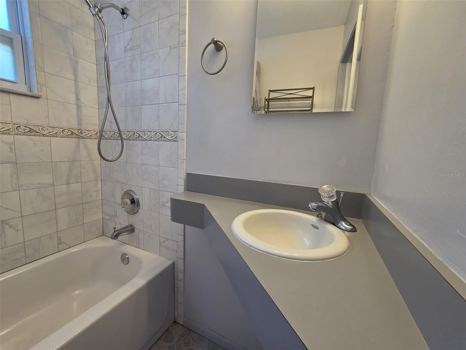 GLENDALE HEIGHTS - Residential