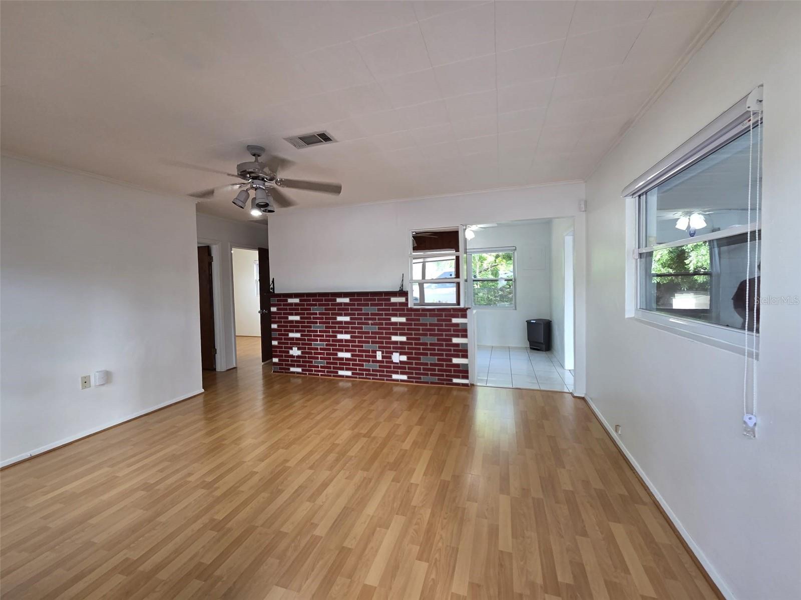 GLENDALE HEIGHTS - Residential