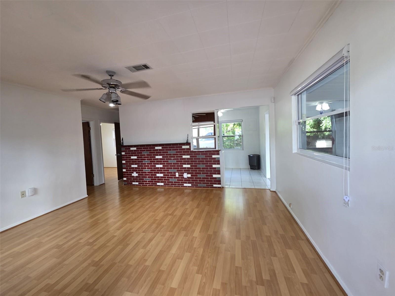 GLENDALE HEIGHTS - Residential