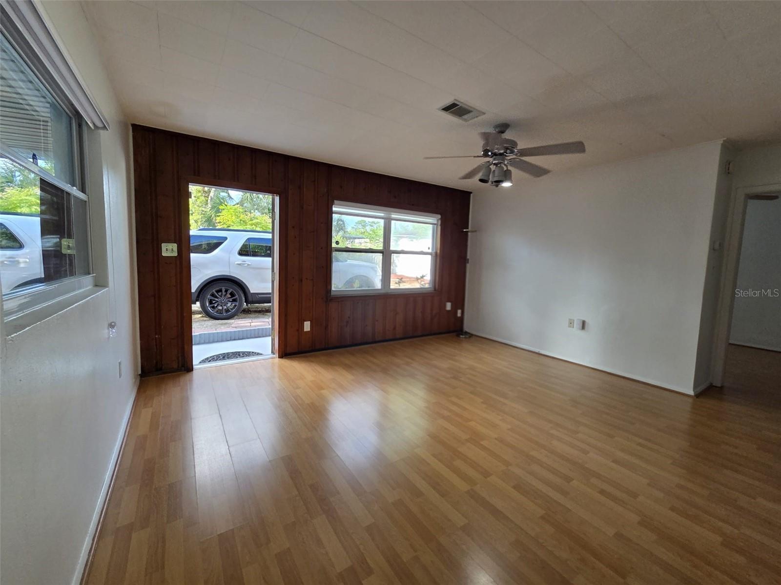 GLENDALE HEIGHTS - Residential