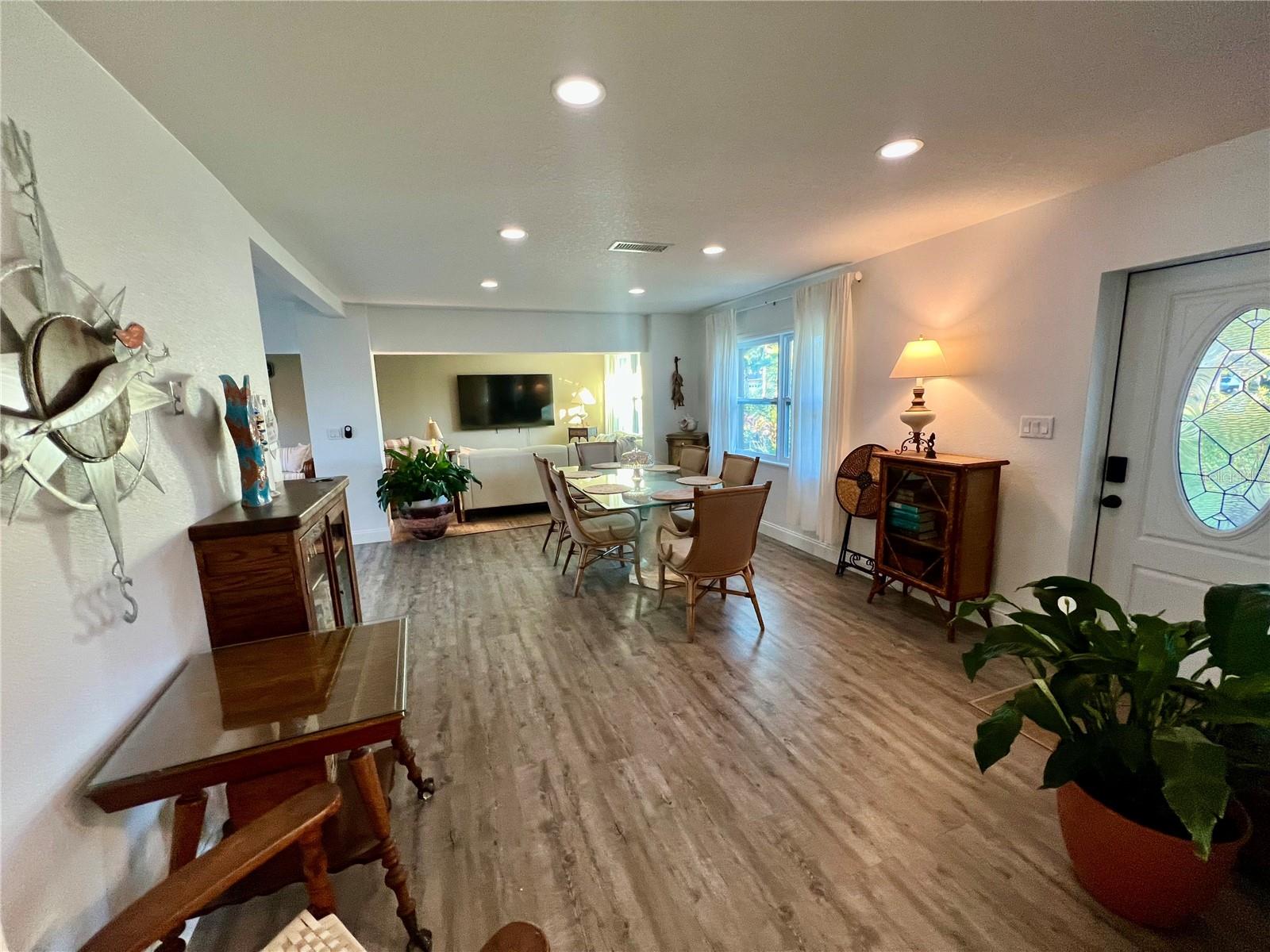 GOLF CLUB ESTATES - Residential Income