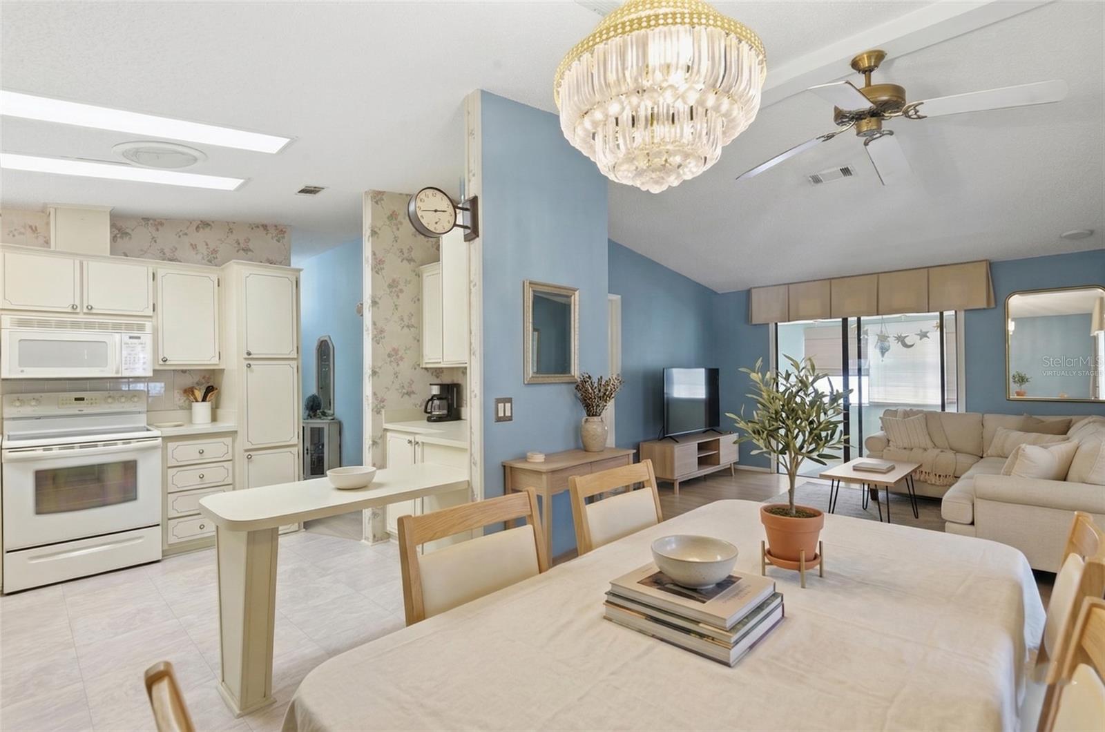 LADY LAKE ORANGE BLOSSOM GARDENS UNIT 10 - Residential