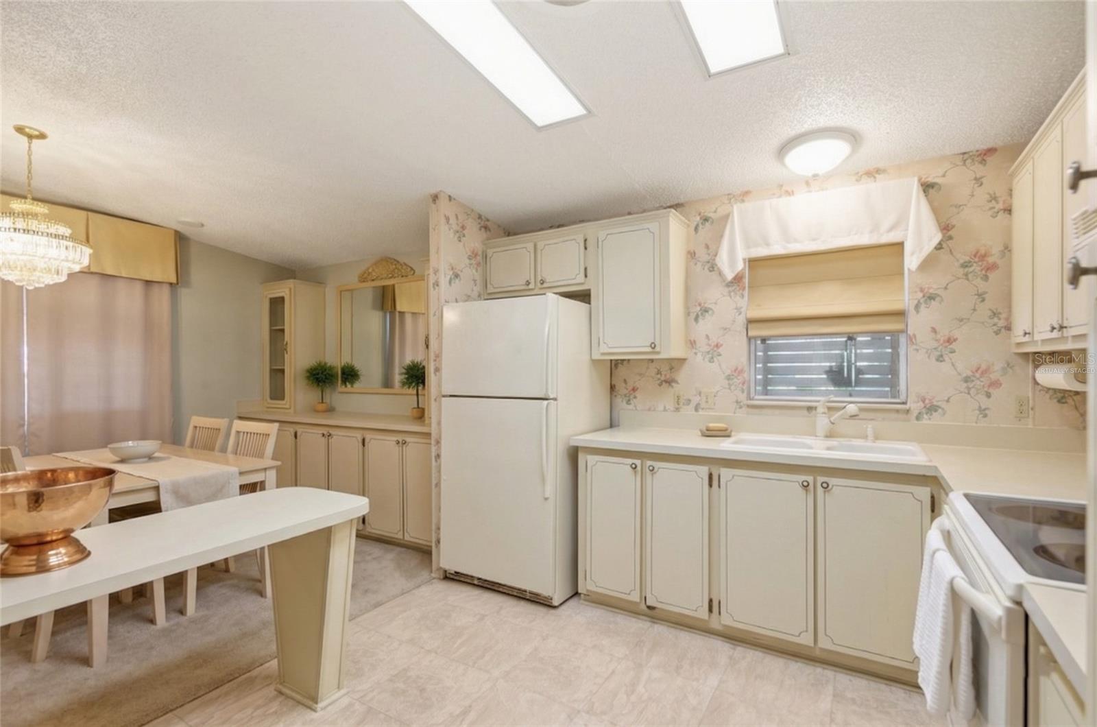 LADY LAKE ORANGE BLOSSOM GARDENS UNIT 10 - Residential