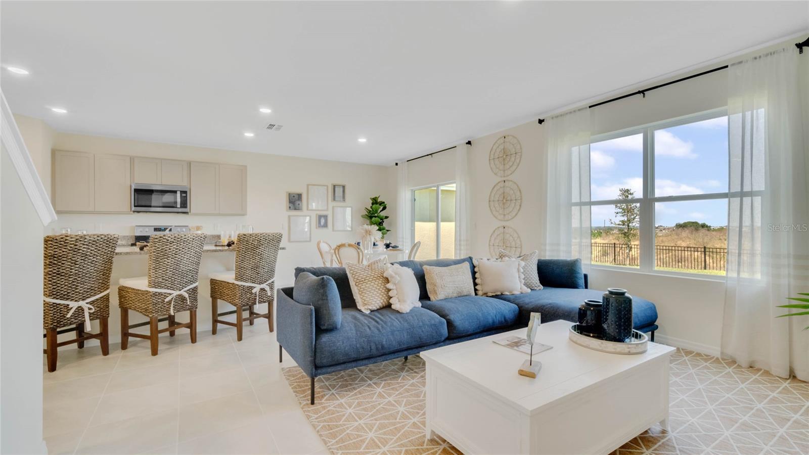 ASTONIA - Residential