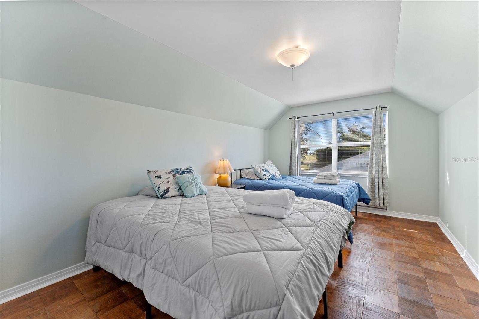 DAVIS ISLANDS - Residential