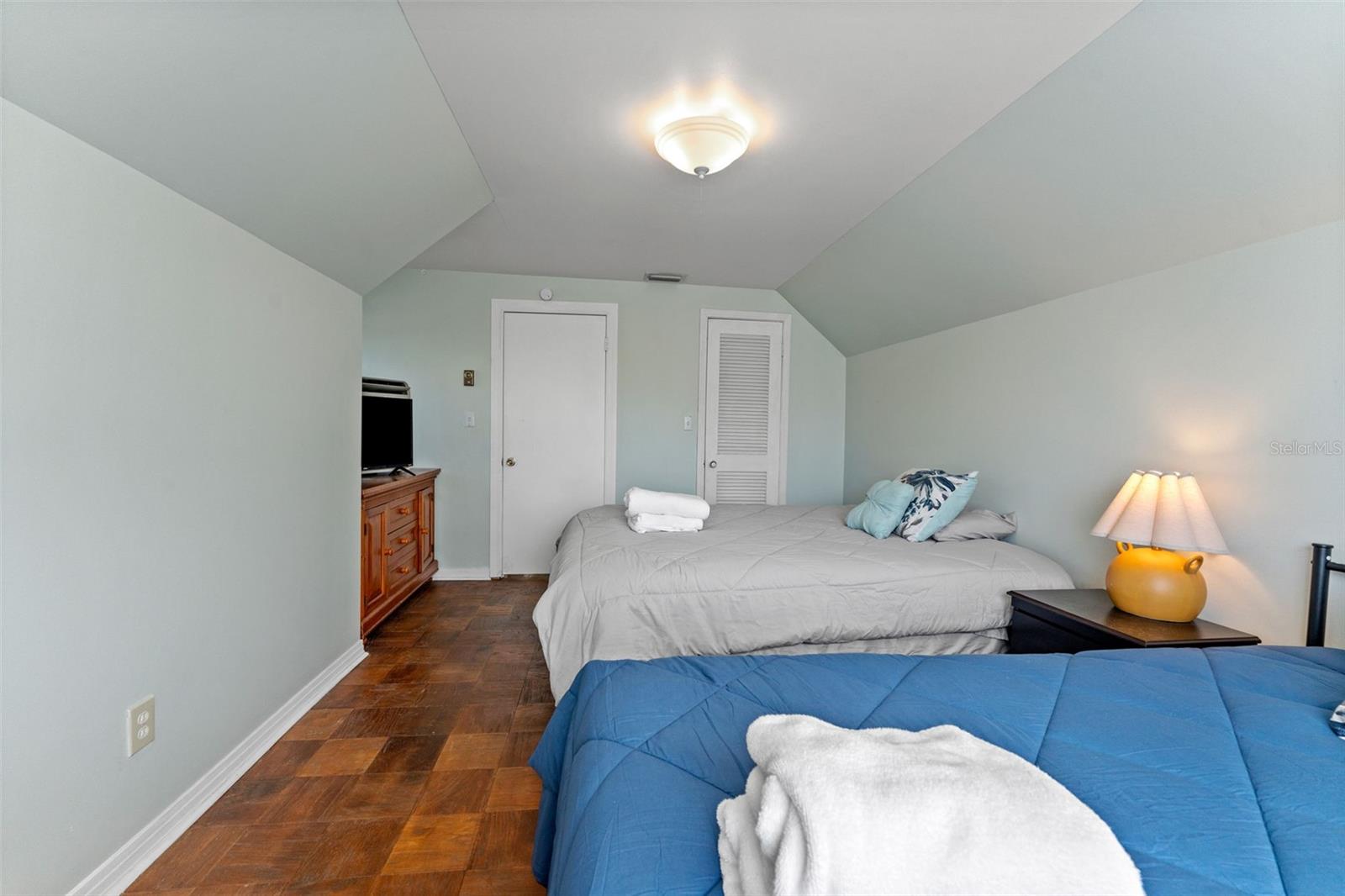 DAVIS ISLANDS - Residential