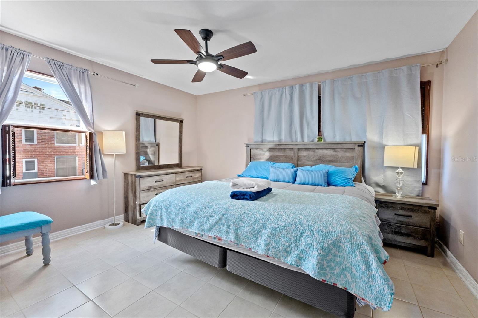 DAVIS ISLANDS - Residential