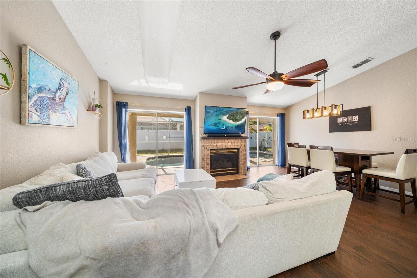 LAKES UNIT 2 PHASE 2, THE - Residential