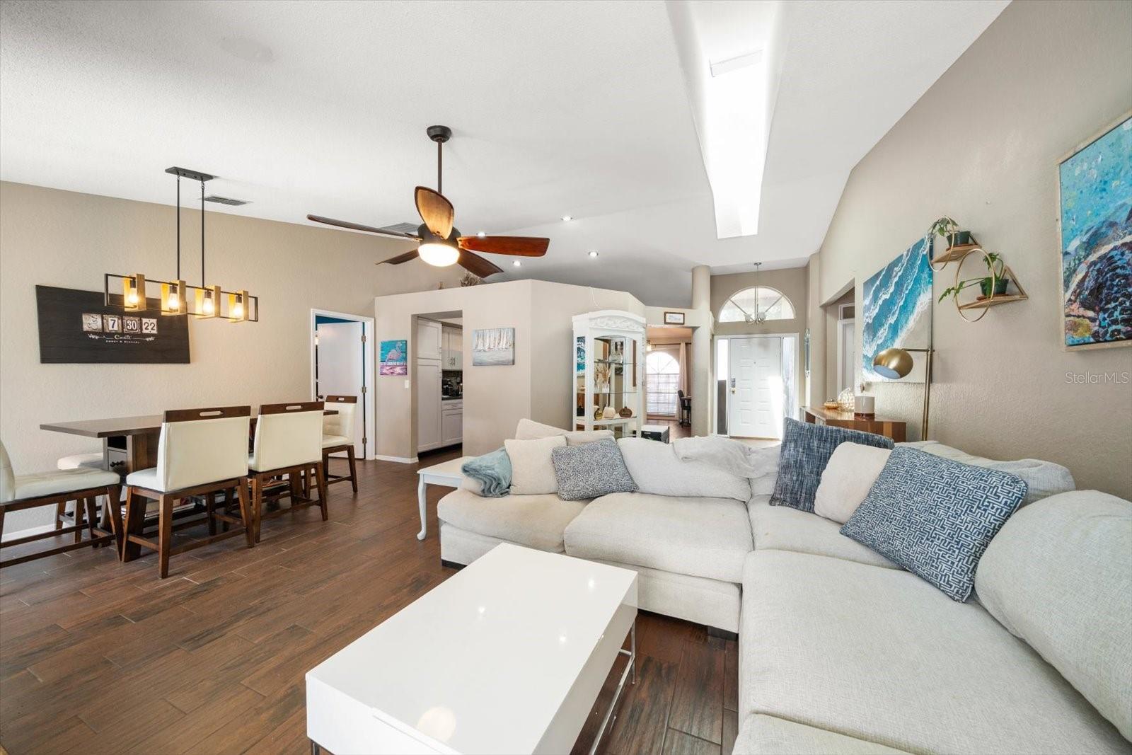 LAKES UNIT 2 PHASE 2, THE - Residential