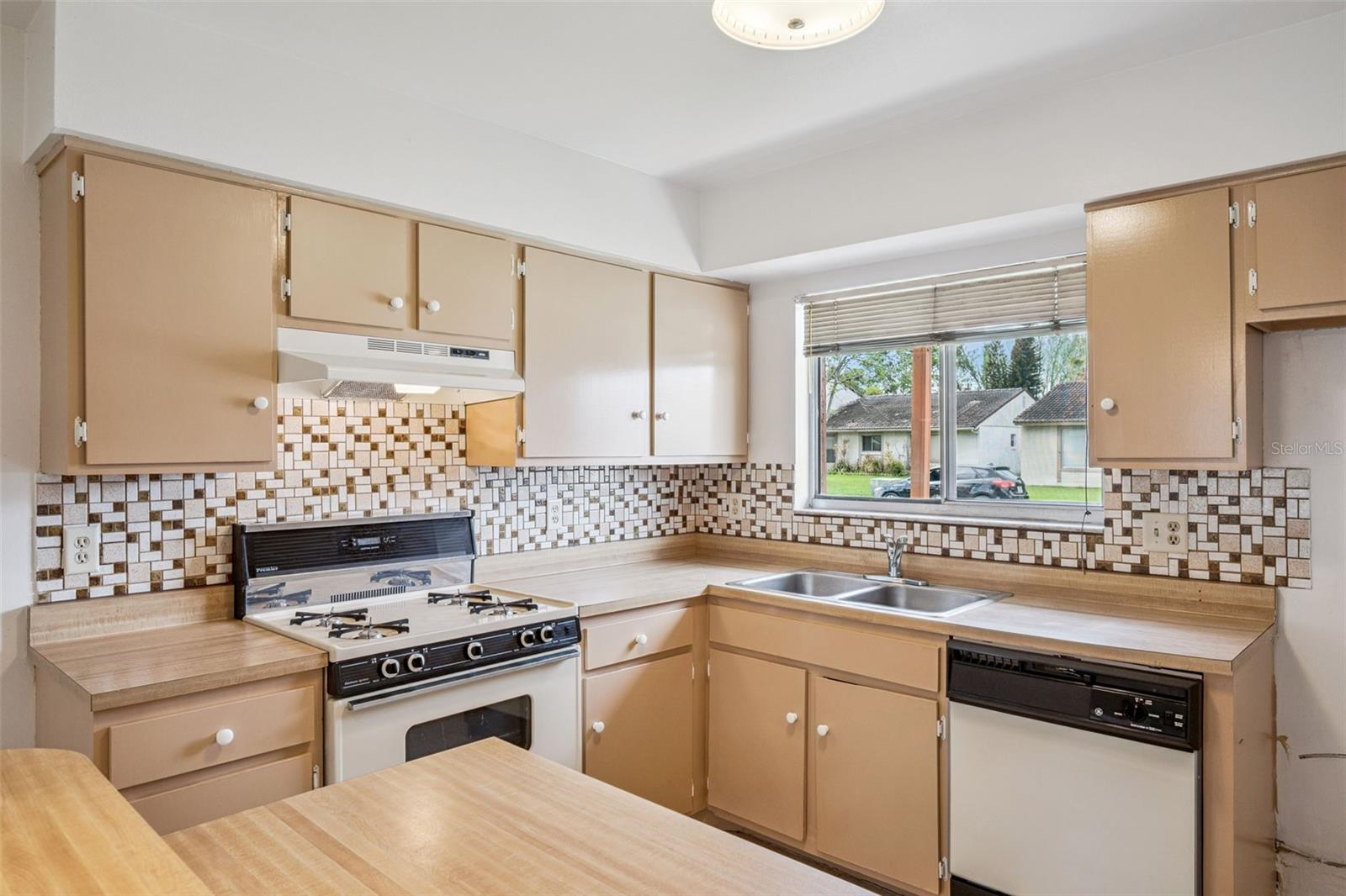 MONTPELIER VILLAGE PH 02 - Residential