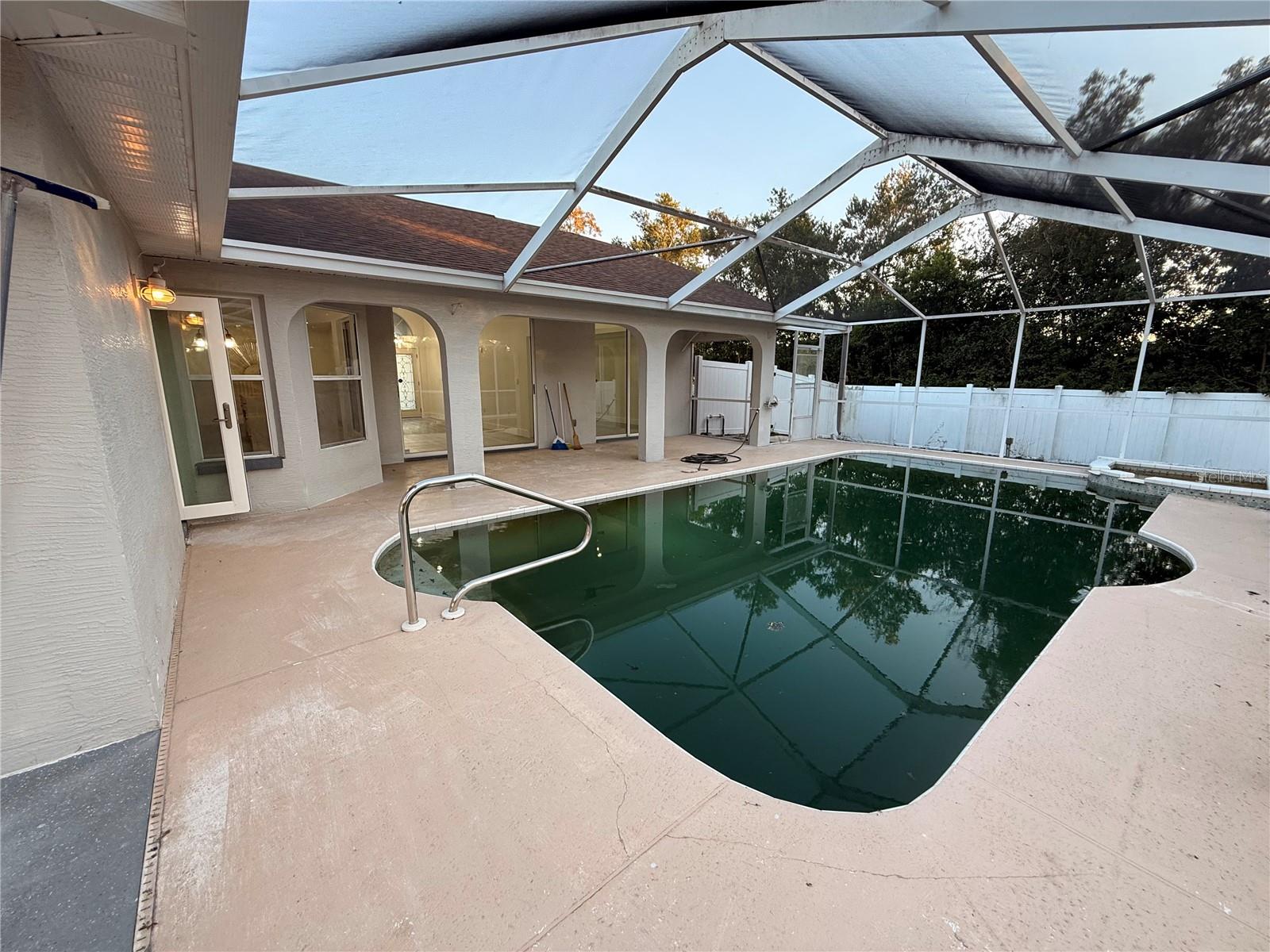 OAKS THE - Residential