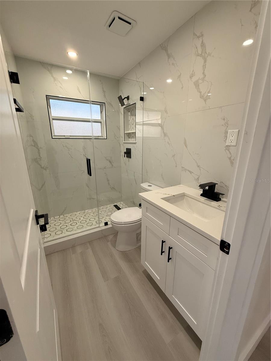 OAKS THE - Residential