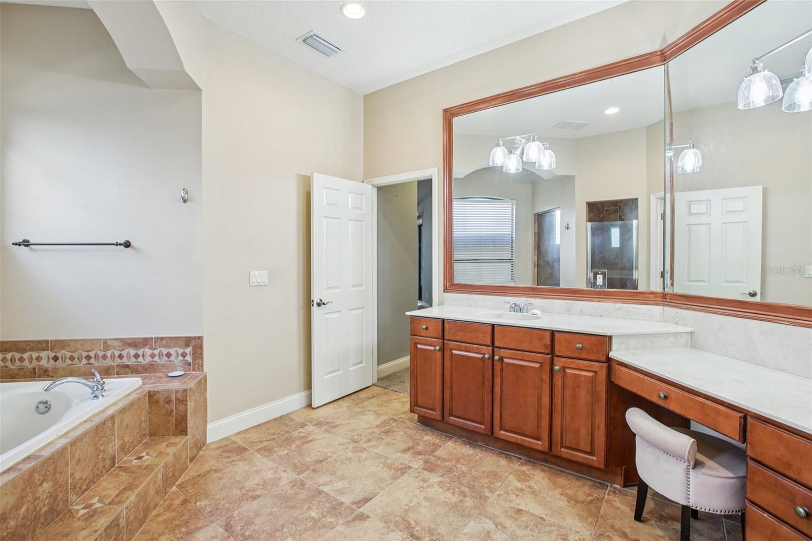 NINE EAGLES UNIT ONE SEC I - Residential