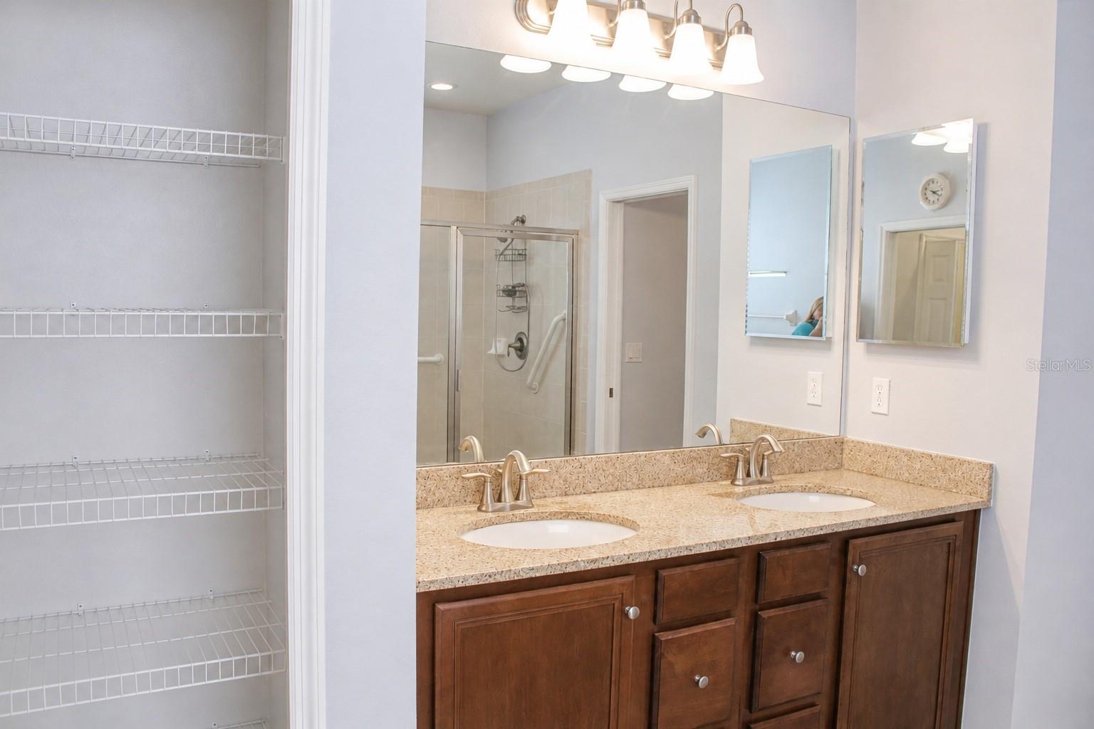 CROSSING CREEK VILLAGE PH I - Residential Lease