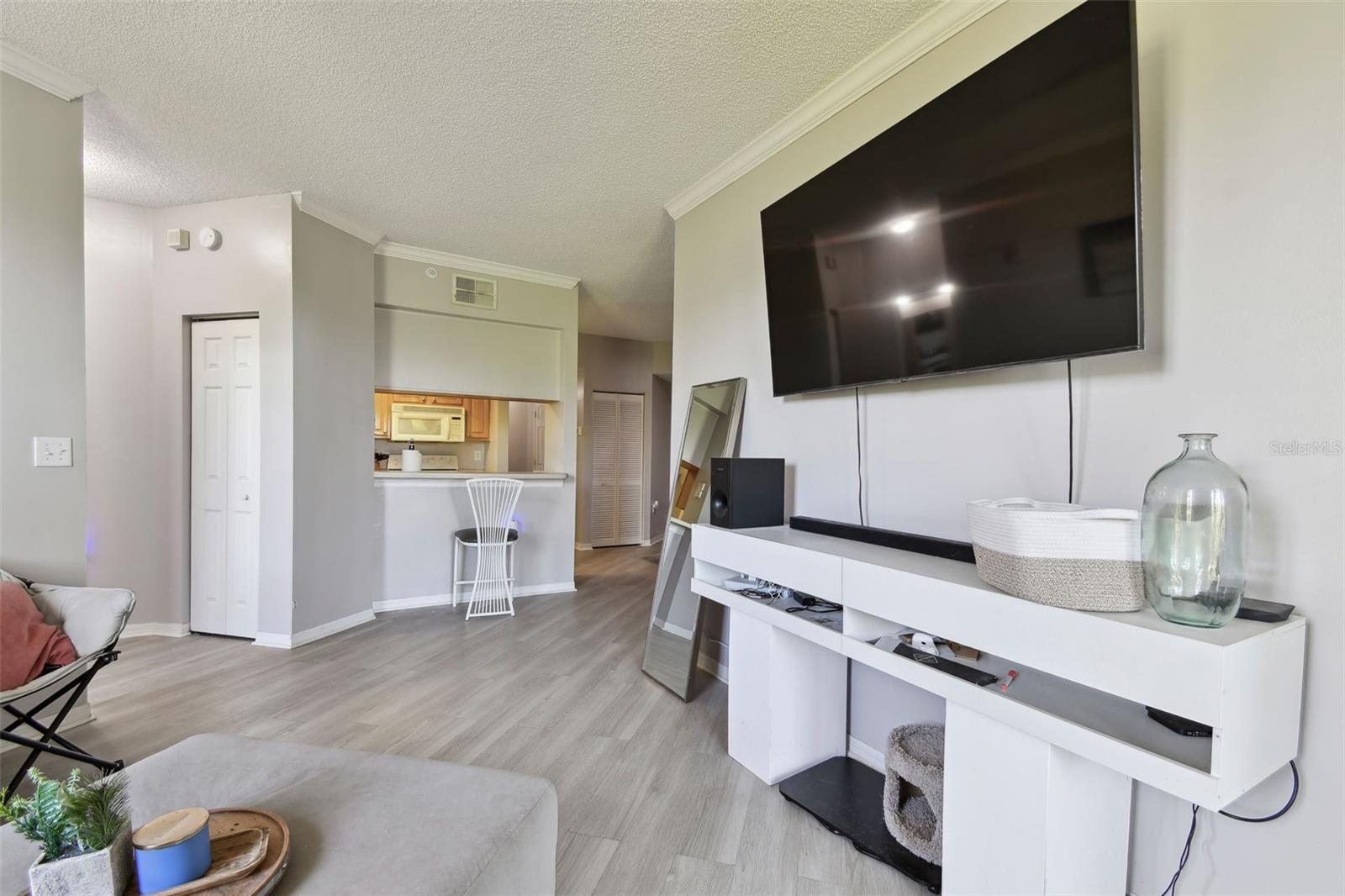 5401 BENTGRASS DRIVE 1-302