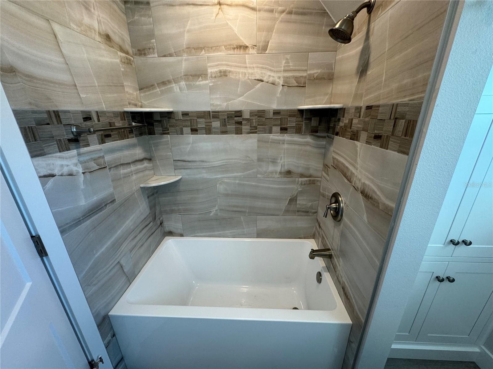 PINECRAFT - Residential