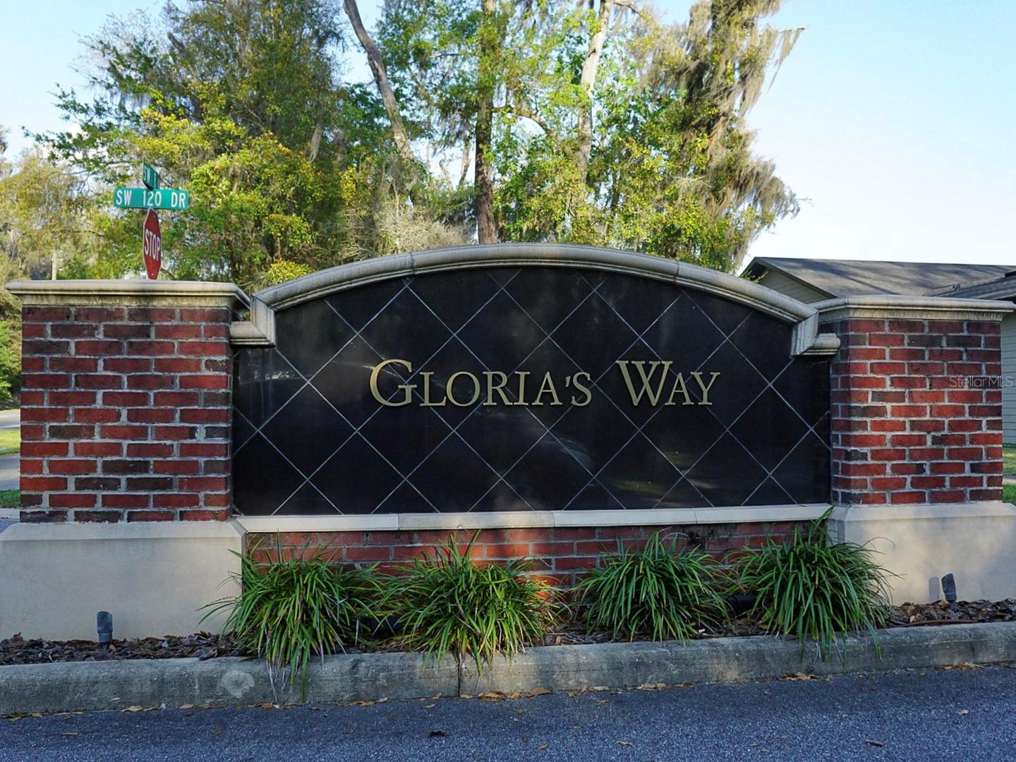 GLORIAS WAY - Land