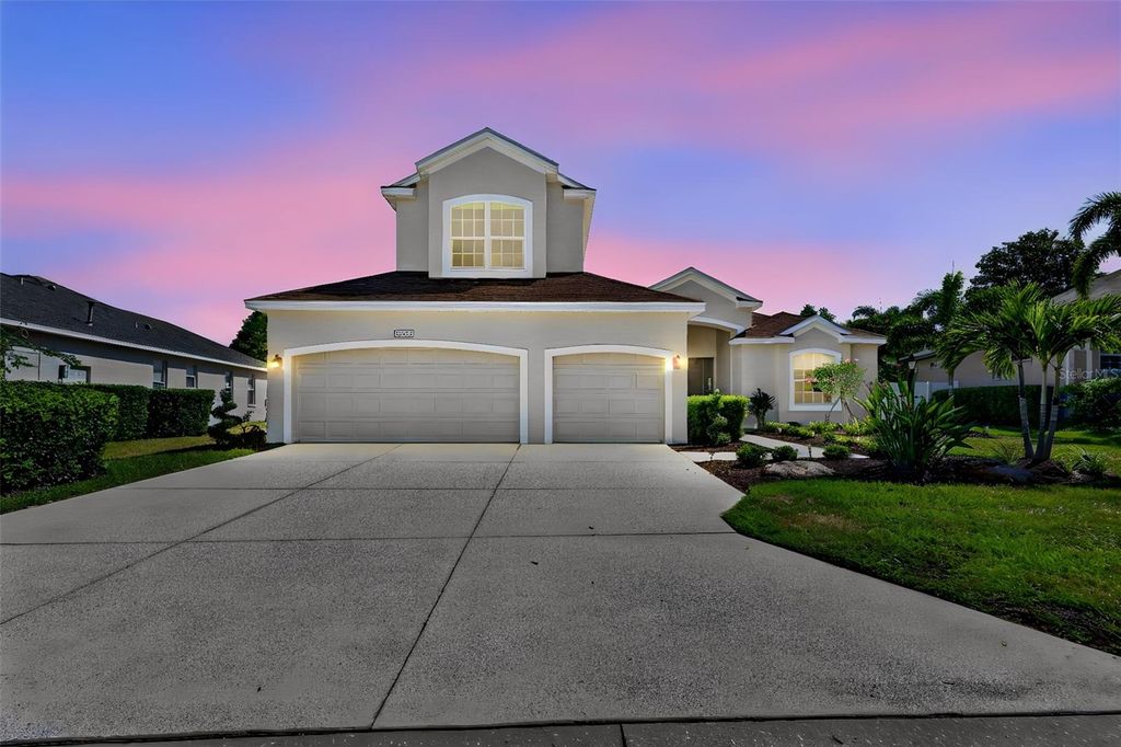 Photo of 13332 Purple Finch Cir, Lakewood Ranch, FL 34202 (MLS # A4691792)