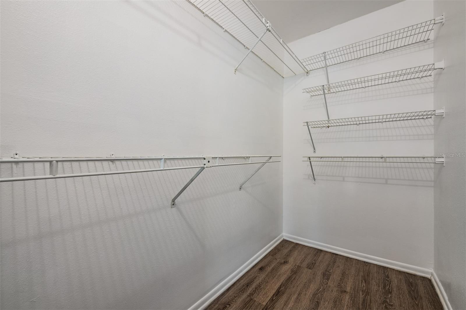 THE OAKS UNIT VI A CONDO - Residential