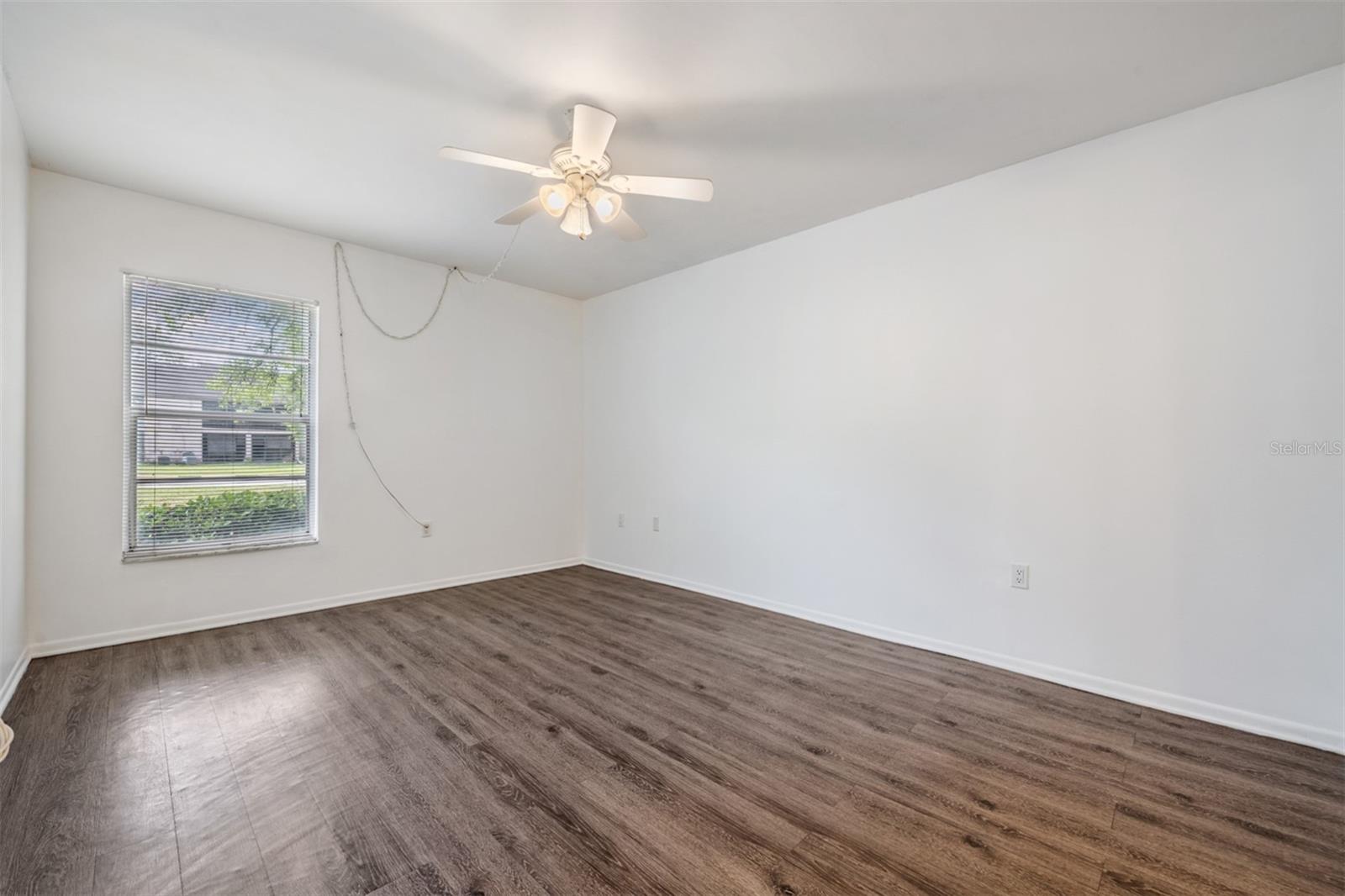 THE OAKS UNIT VI A CONDO - Residential