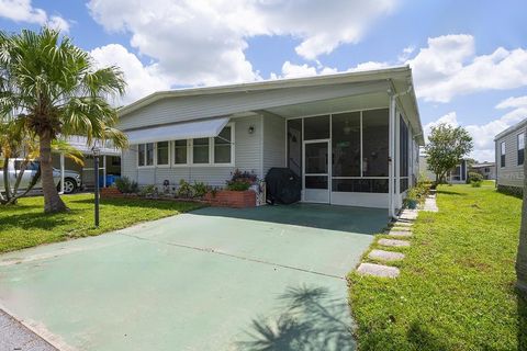 A home in PALMETTO