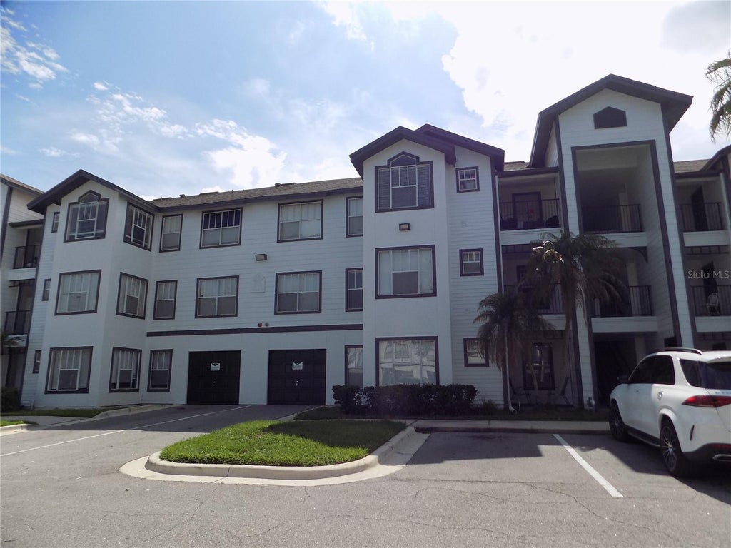 Photo of 2208 Antigua Place #923, Kissimmee, FL 34741 (MLS # O6451562)