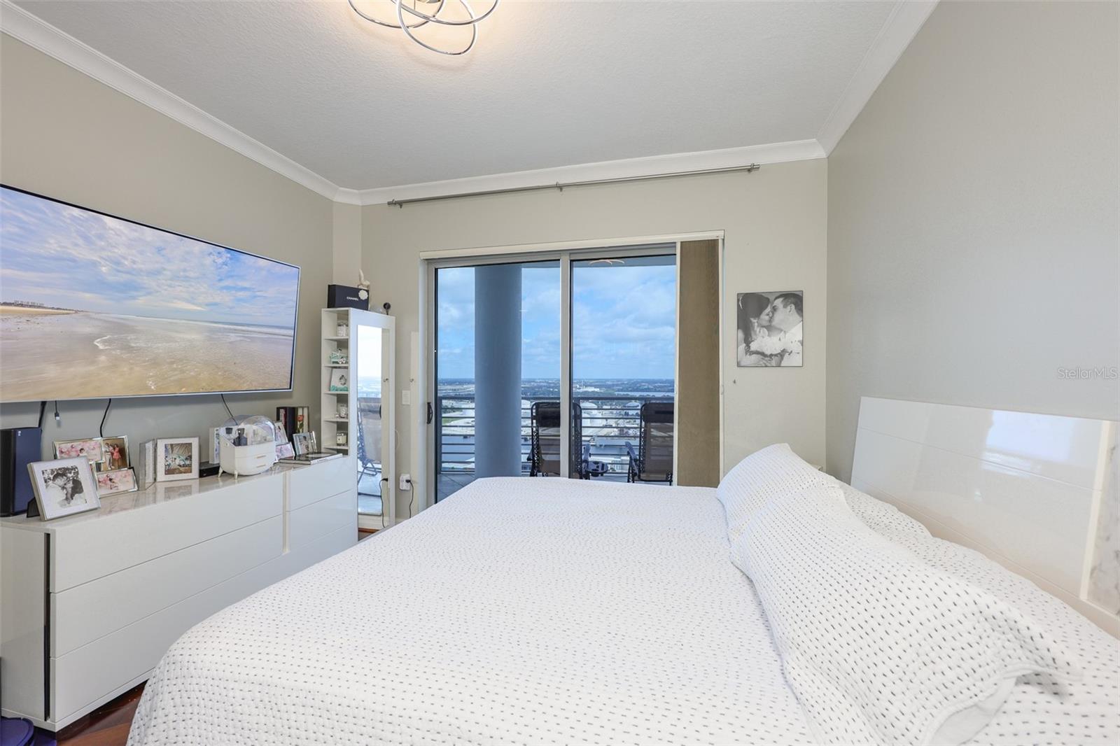 TOWERS OF CHANNELSIDE CONDOMIN - Residential Lease