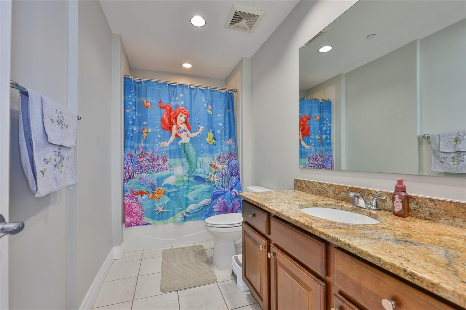 TOWERS OF CHANNELSIDE CONDOMIN - Residential Lease