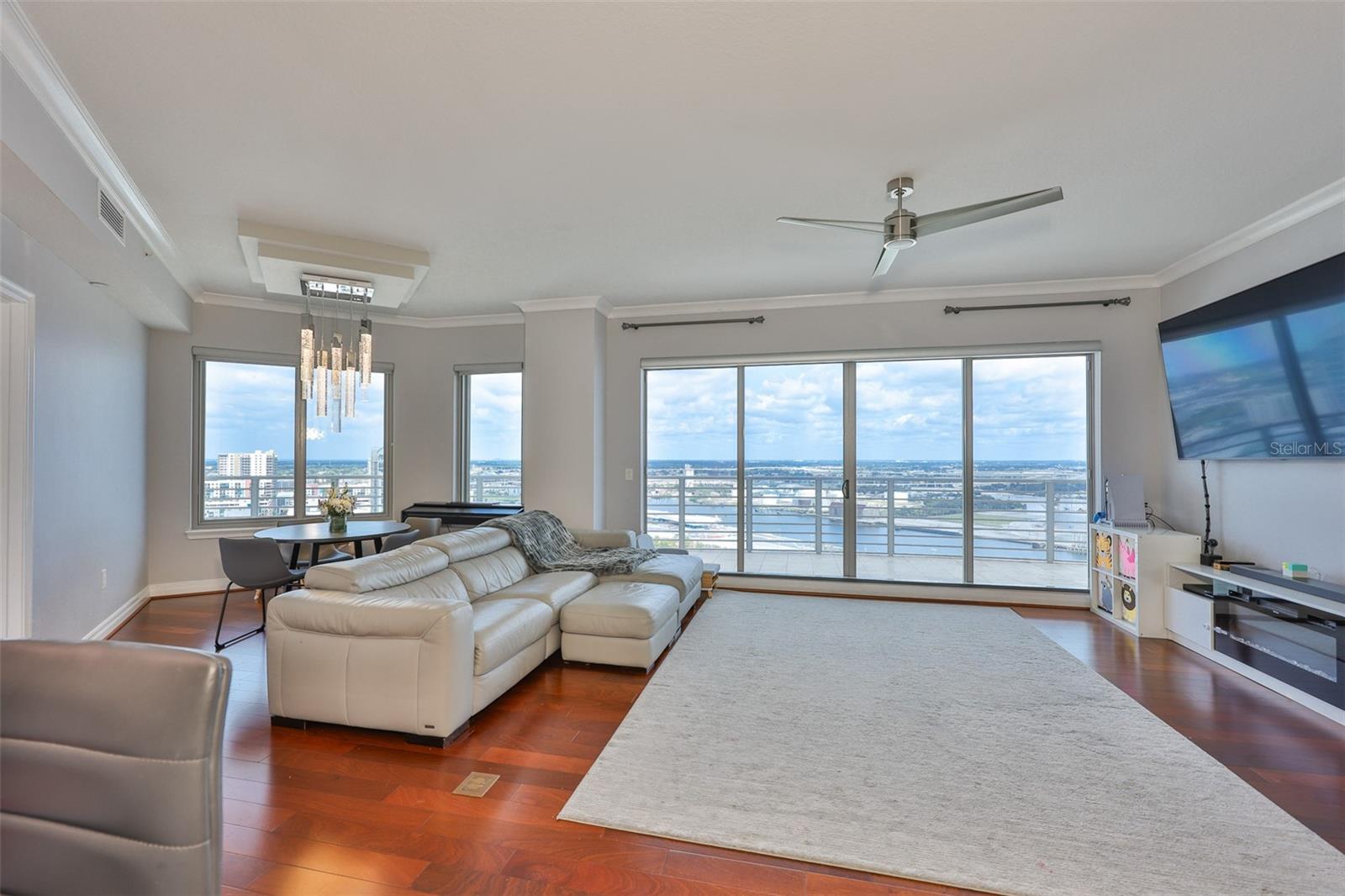 TOWERS OF CHANNELSIDE CONDOMIN - Residential Lease
