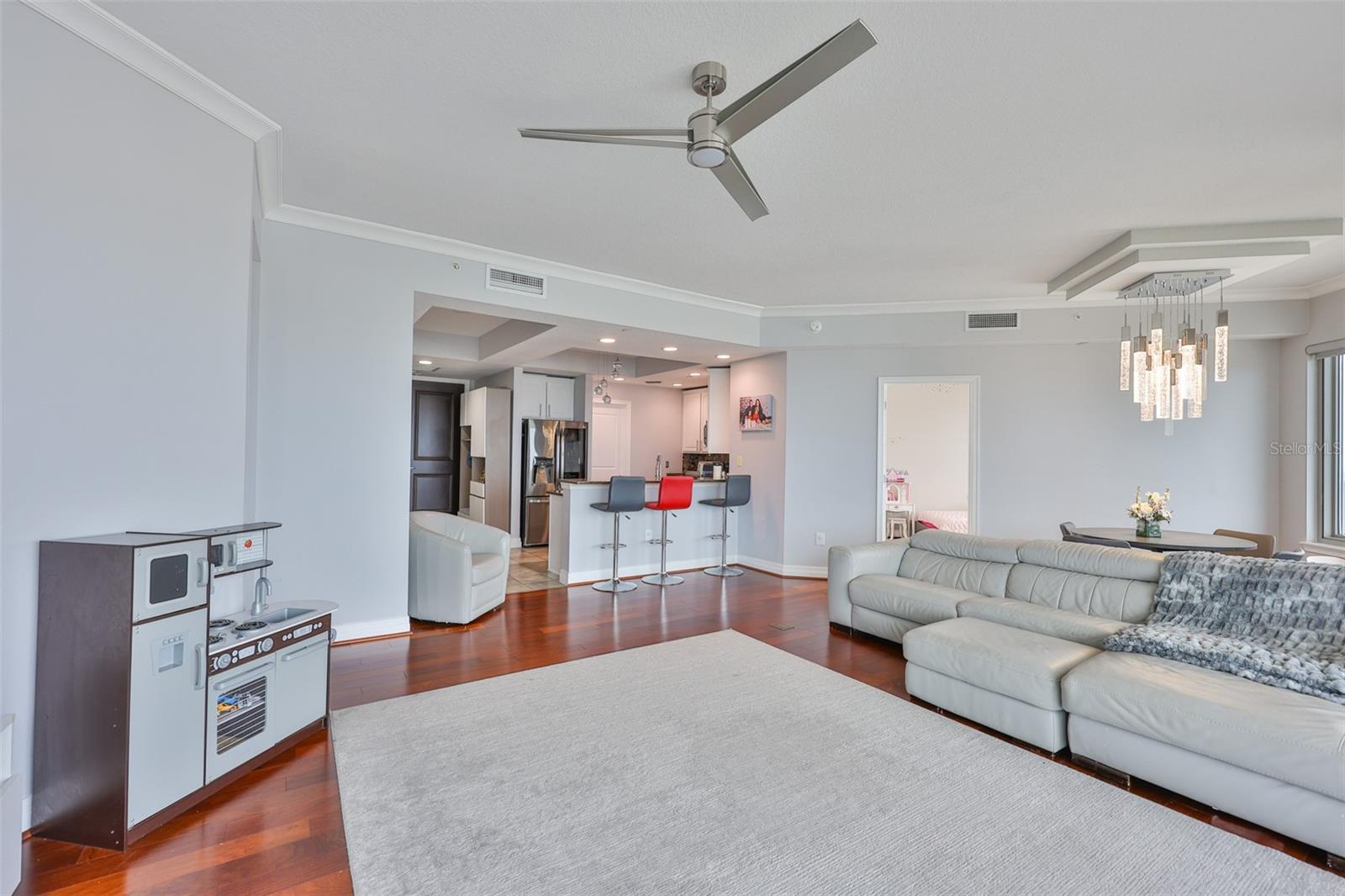 TOWERS OF CHANNELSIDE CONDOMIN - Residential Lease