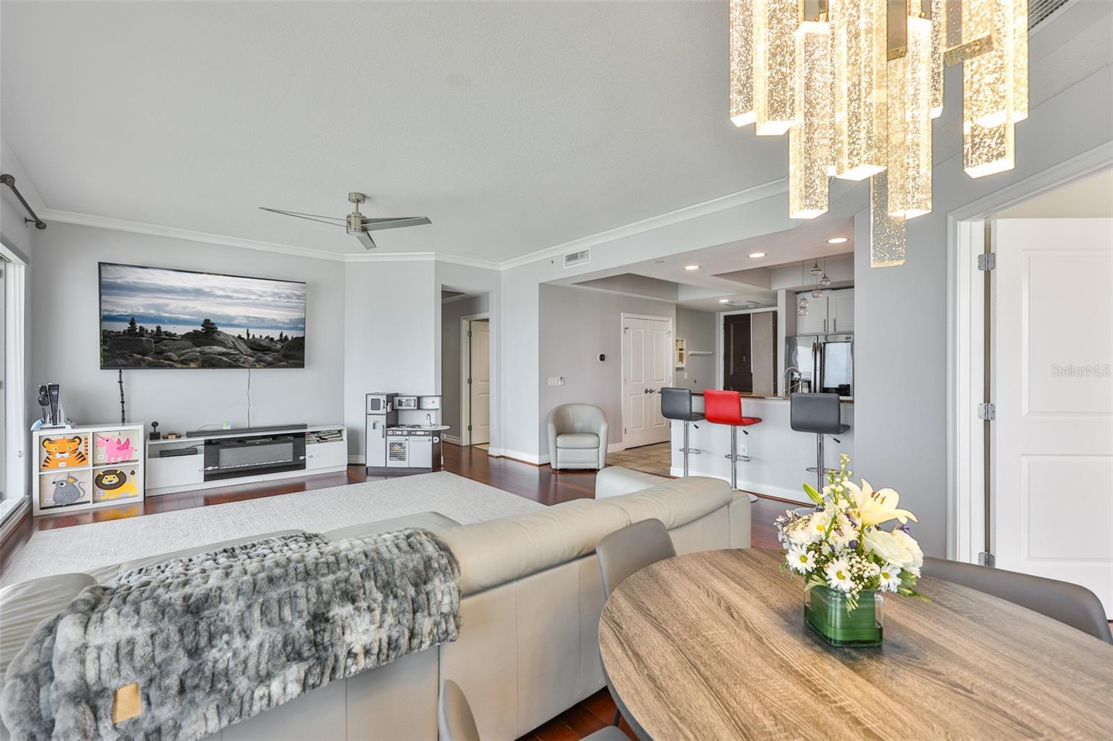 TOWERS OF CHANNELSIDE CONDOMIN - Residential Lease