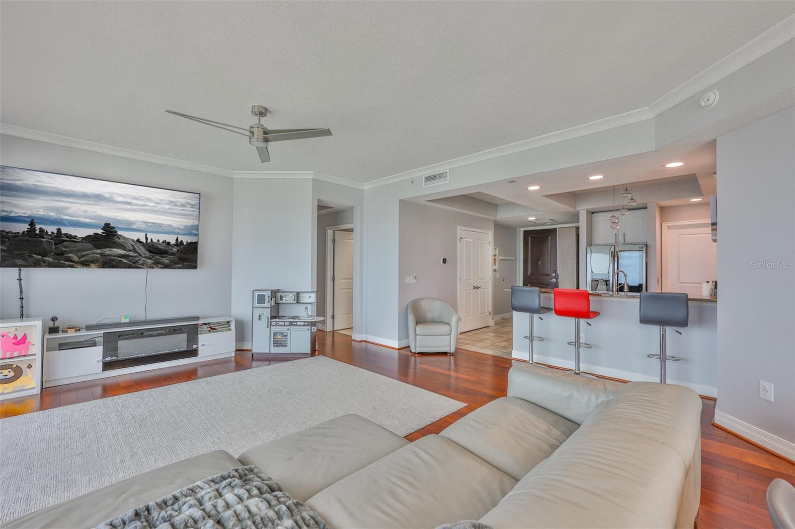 TOWERS OF CHANNELSIDE CONDOMIN - Residential Lease