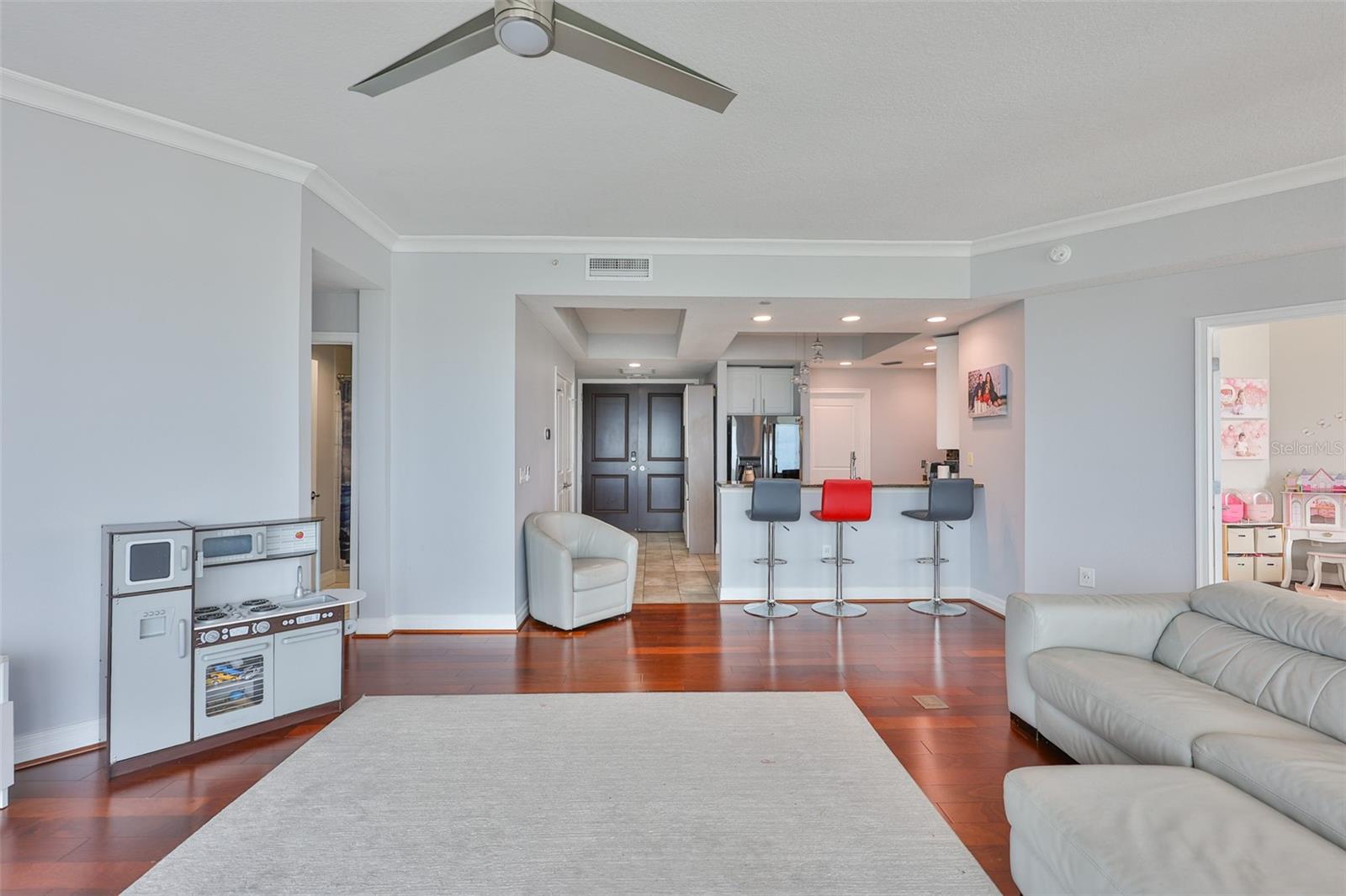 TOWERS OF CHANNELSIDE CONDOMIN - Residential Lease