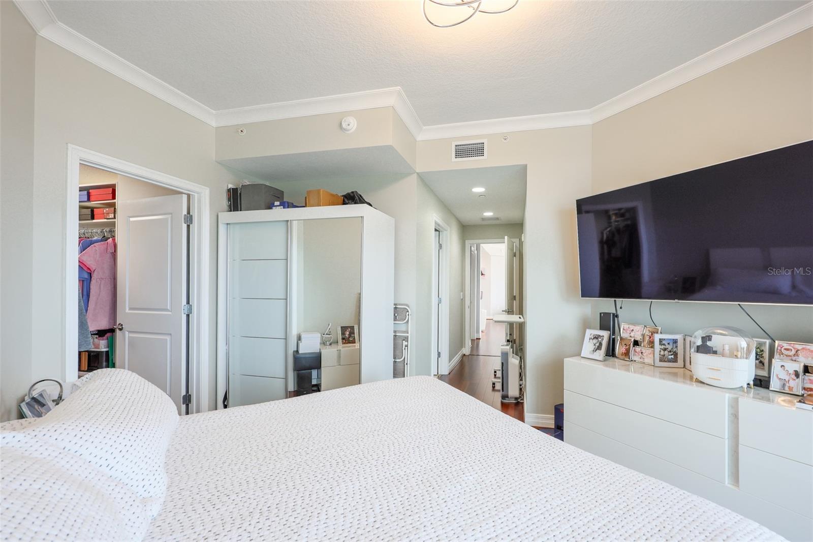 TOWERS OF CHANNELSIDE CONDOMIN - Residential Lease