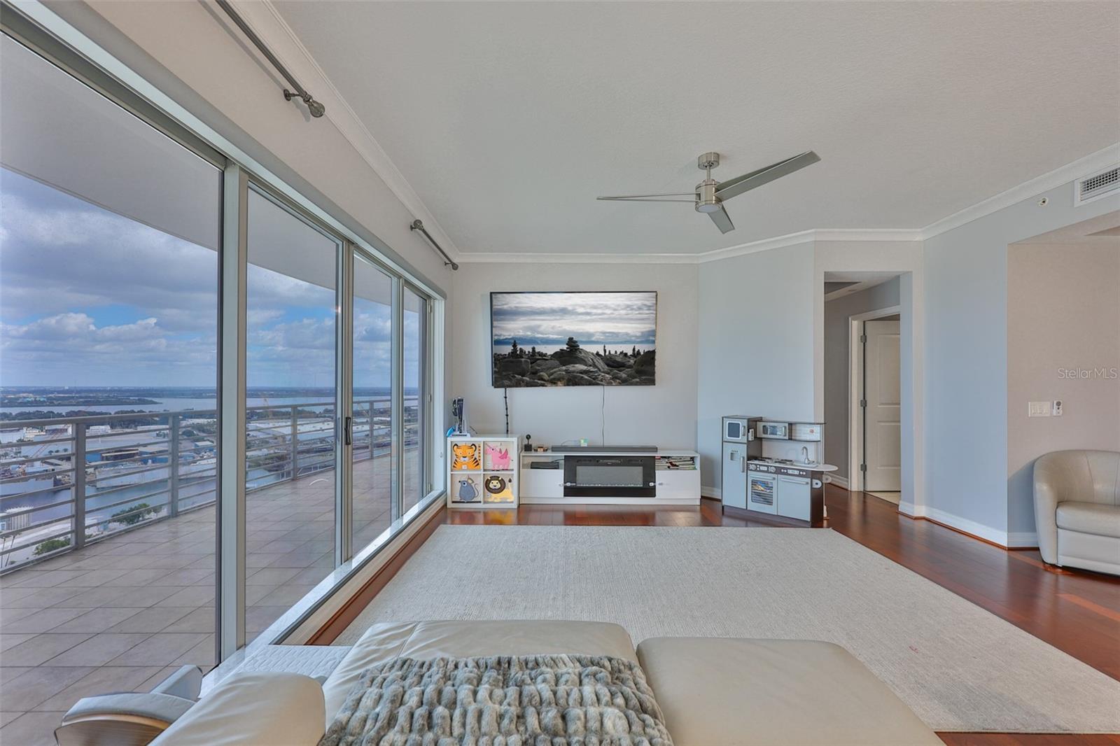 TOWERS OF CHANNELSIDE CONDOMIN - Residential Lease