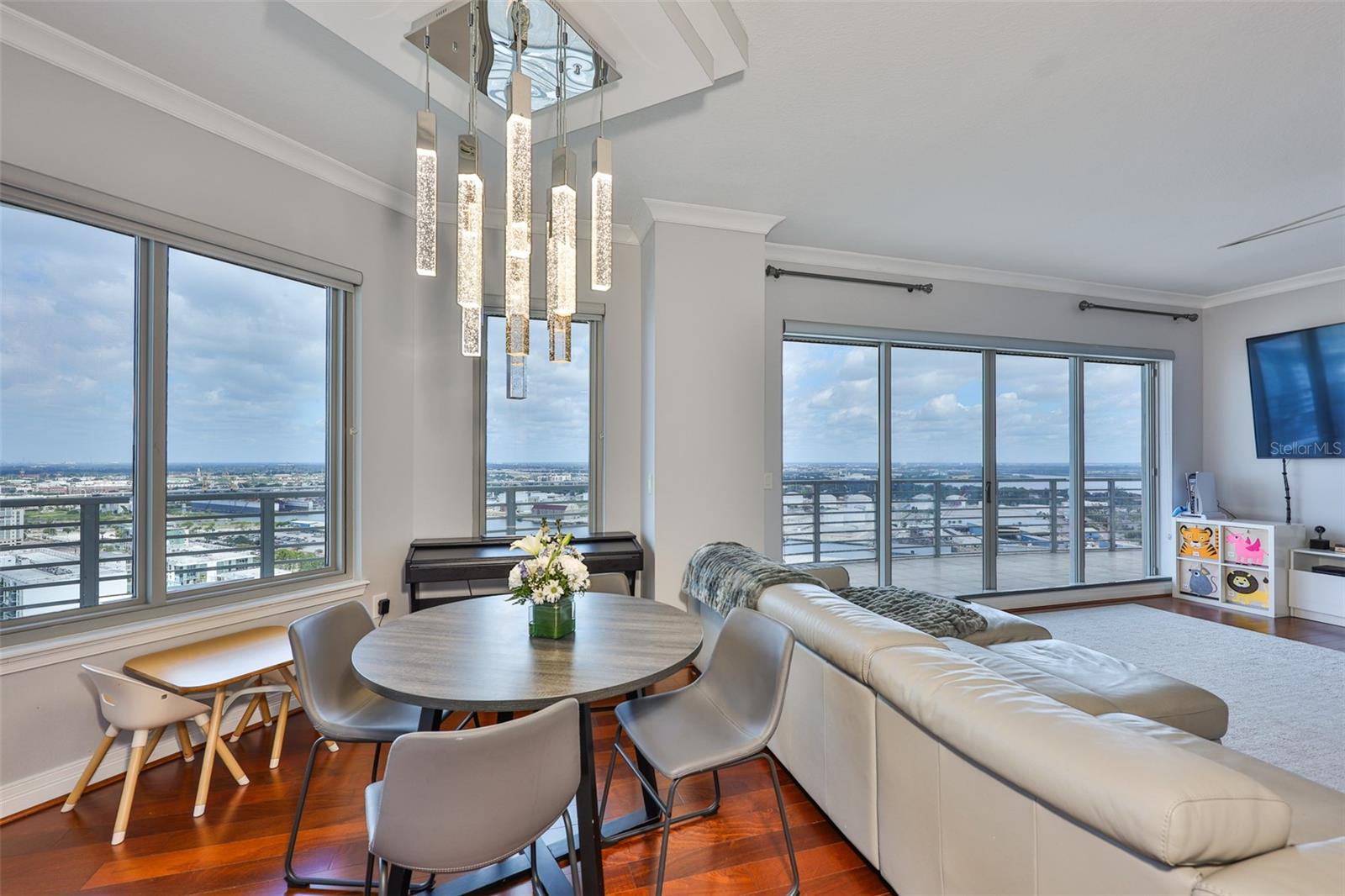 TOWERS OF CHANNELSIDE CONDOMIN - Residential Lease