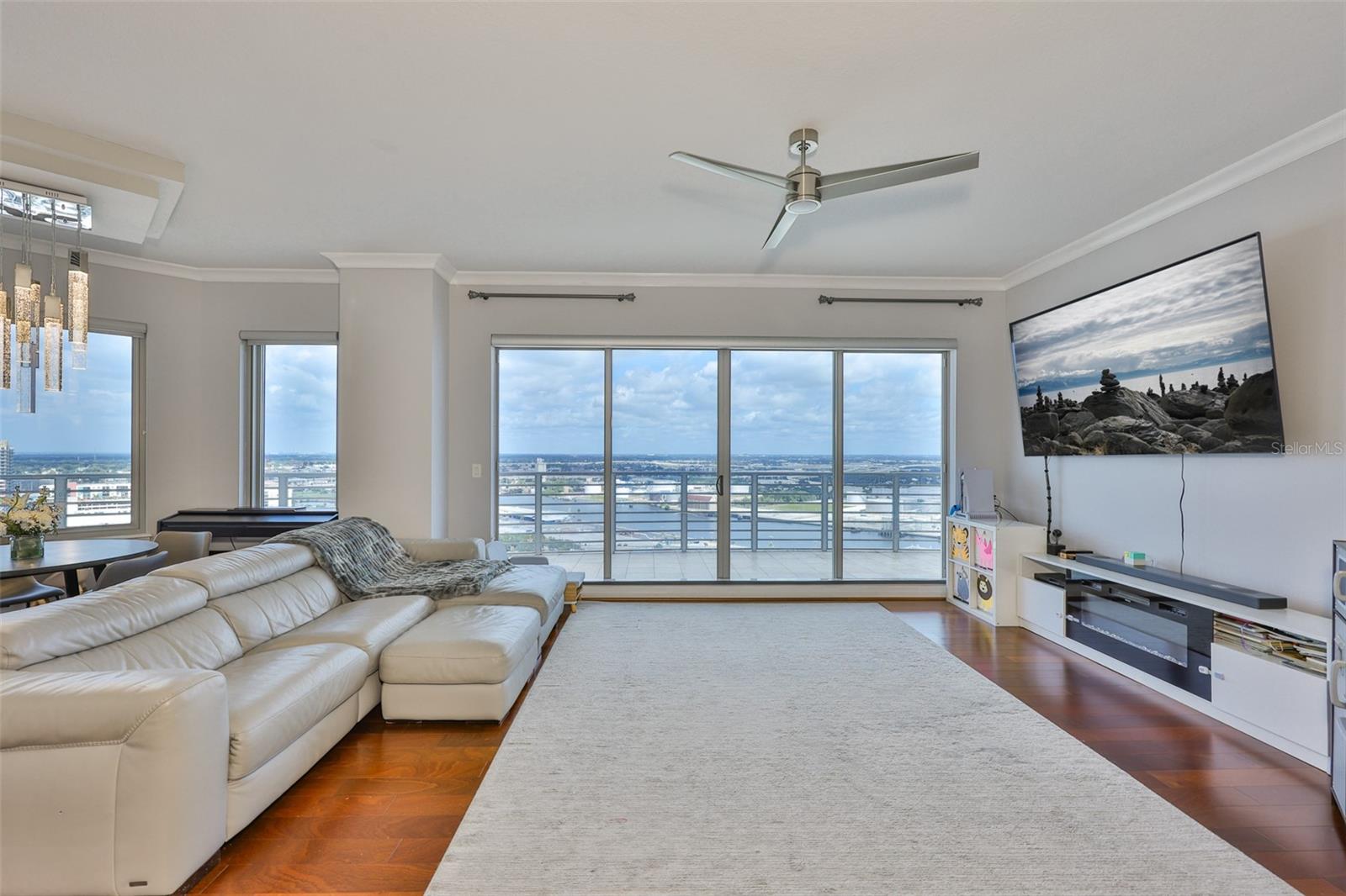 TOWERS OF CHANNELSIDE CONDOMIN - Residential Lease