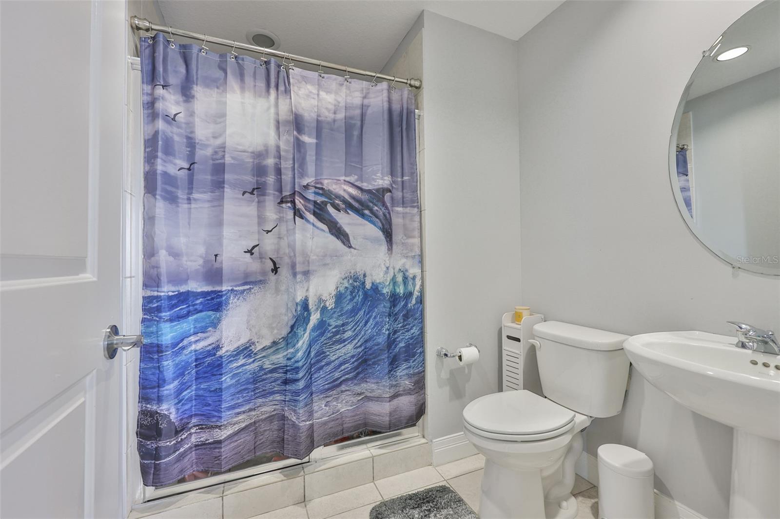 TOWERS OF CHANNELSIDE CONDOMIN - Residential Lease