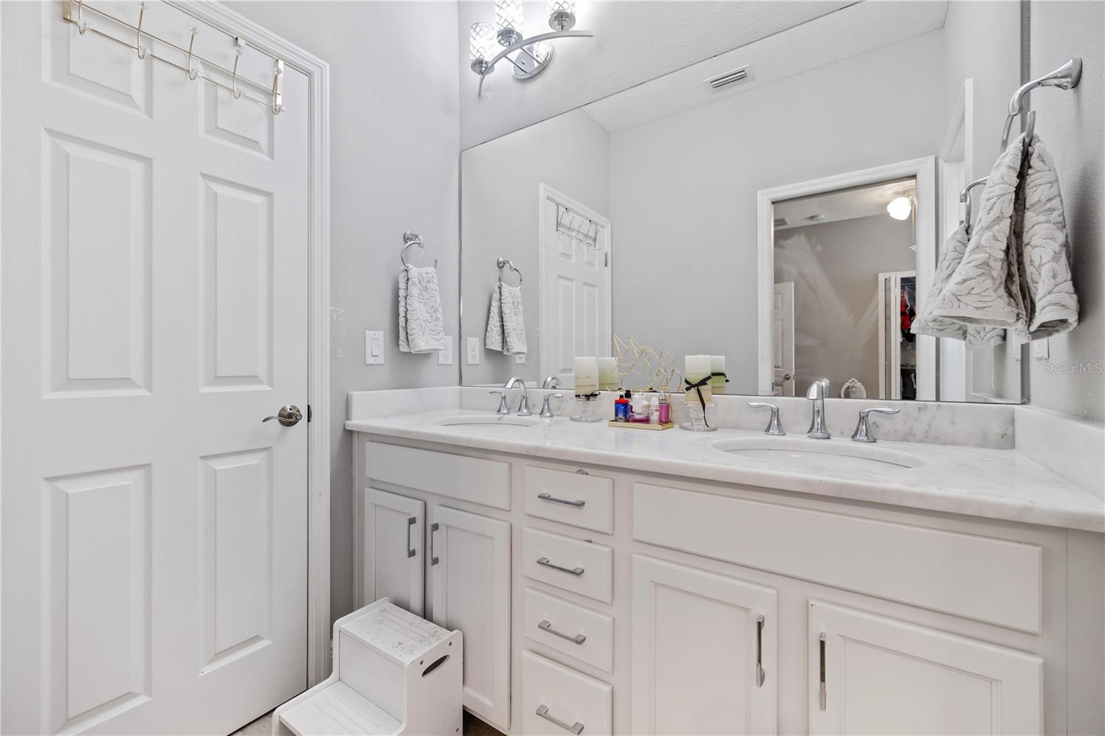 GLEN COVE - Residential Lease