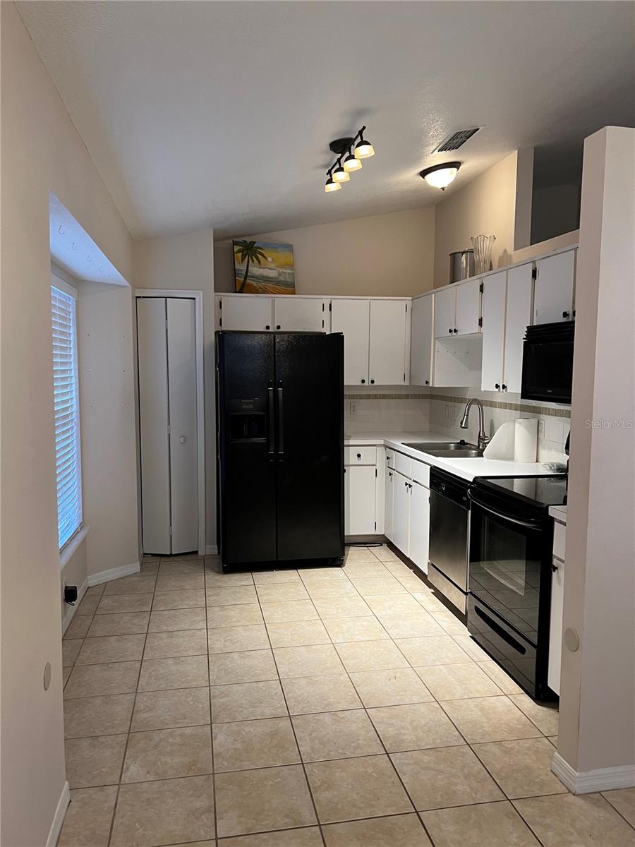 DEERSONG 2 - Residential Lease