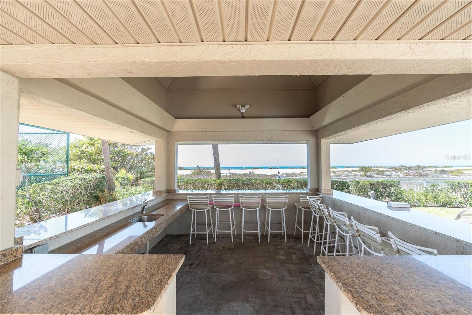 LIGHTHOUSE TOWERS CONDO - Residential