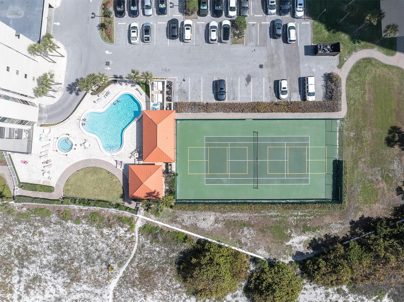 LIGHTHOUSE TOWERS CONDO - Residential