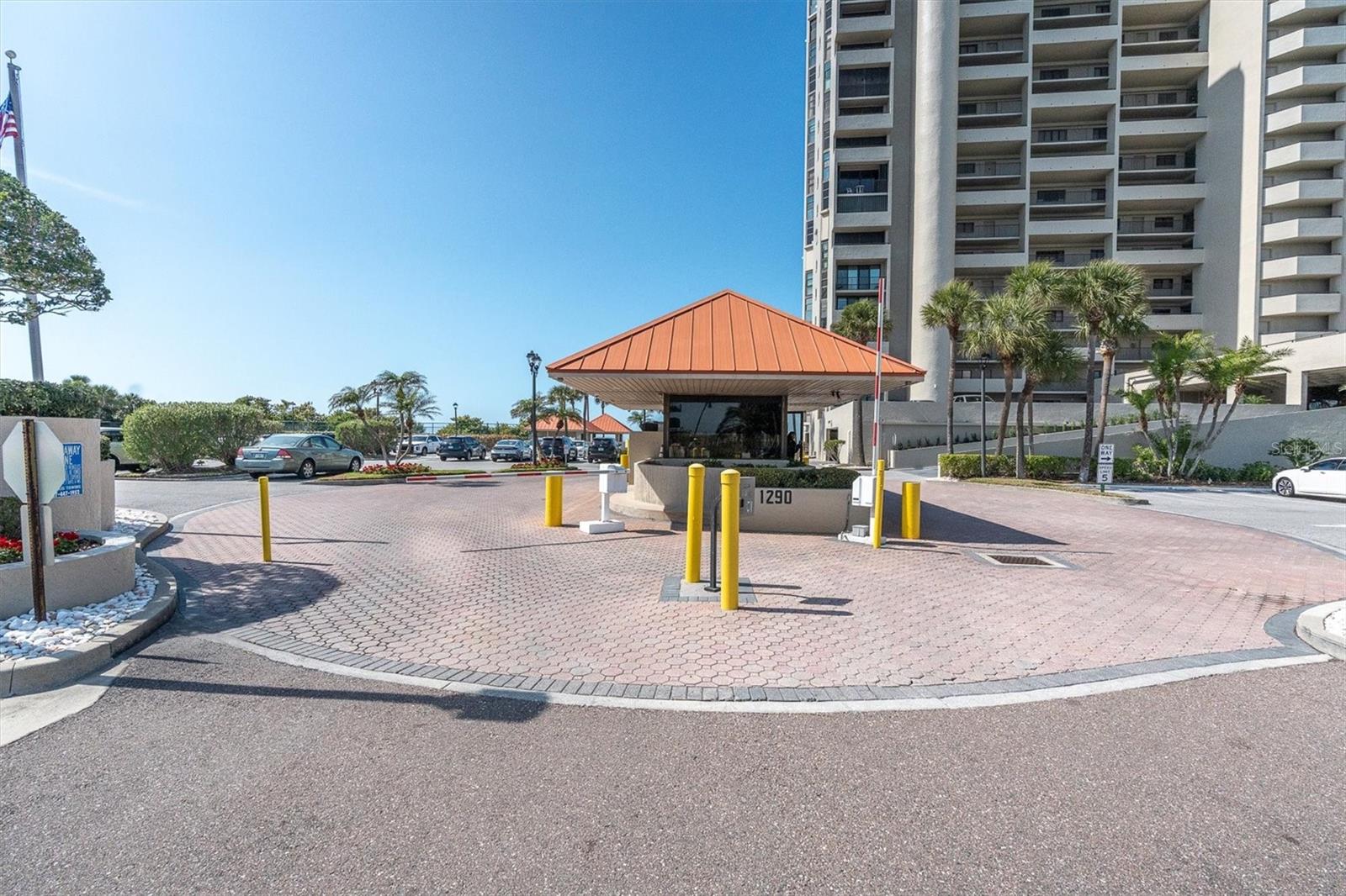 LIGHTHOUSE TOWERS CONDO - Residential