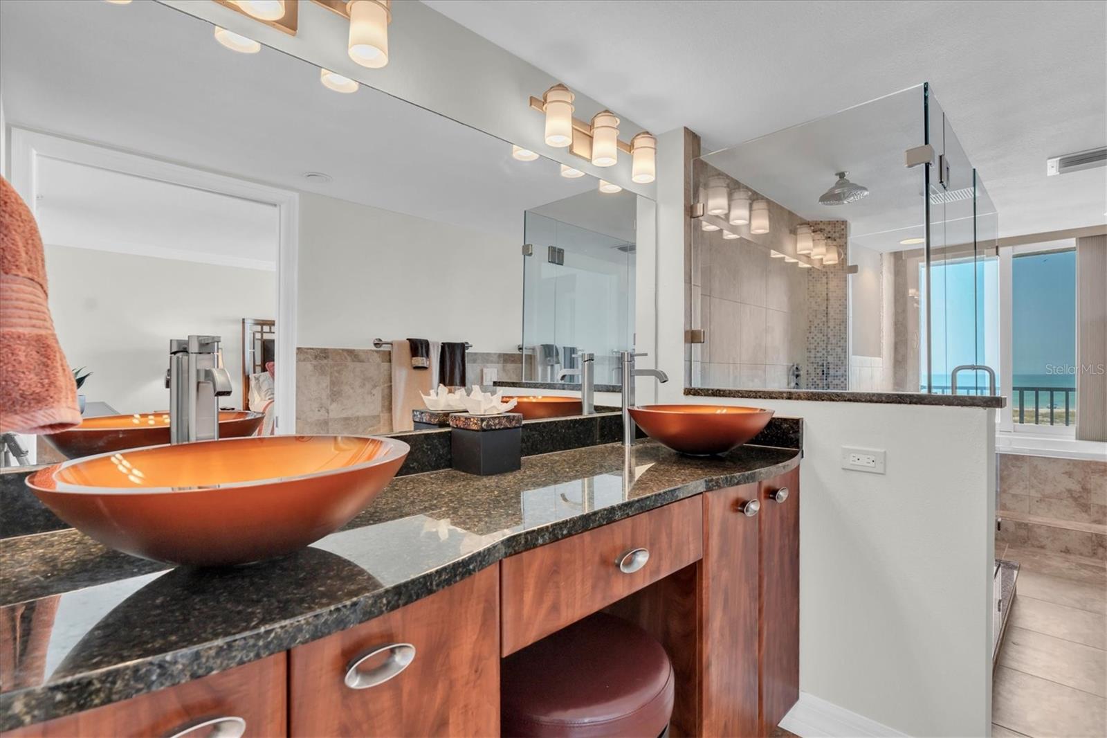 LIGHTHOUSE TOWERS CONDO - Residential