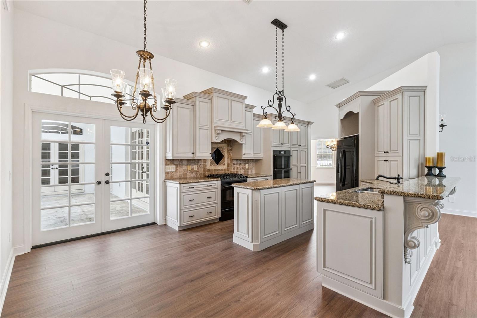 464 ELMWOOD CIRCLE